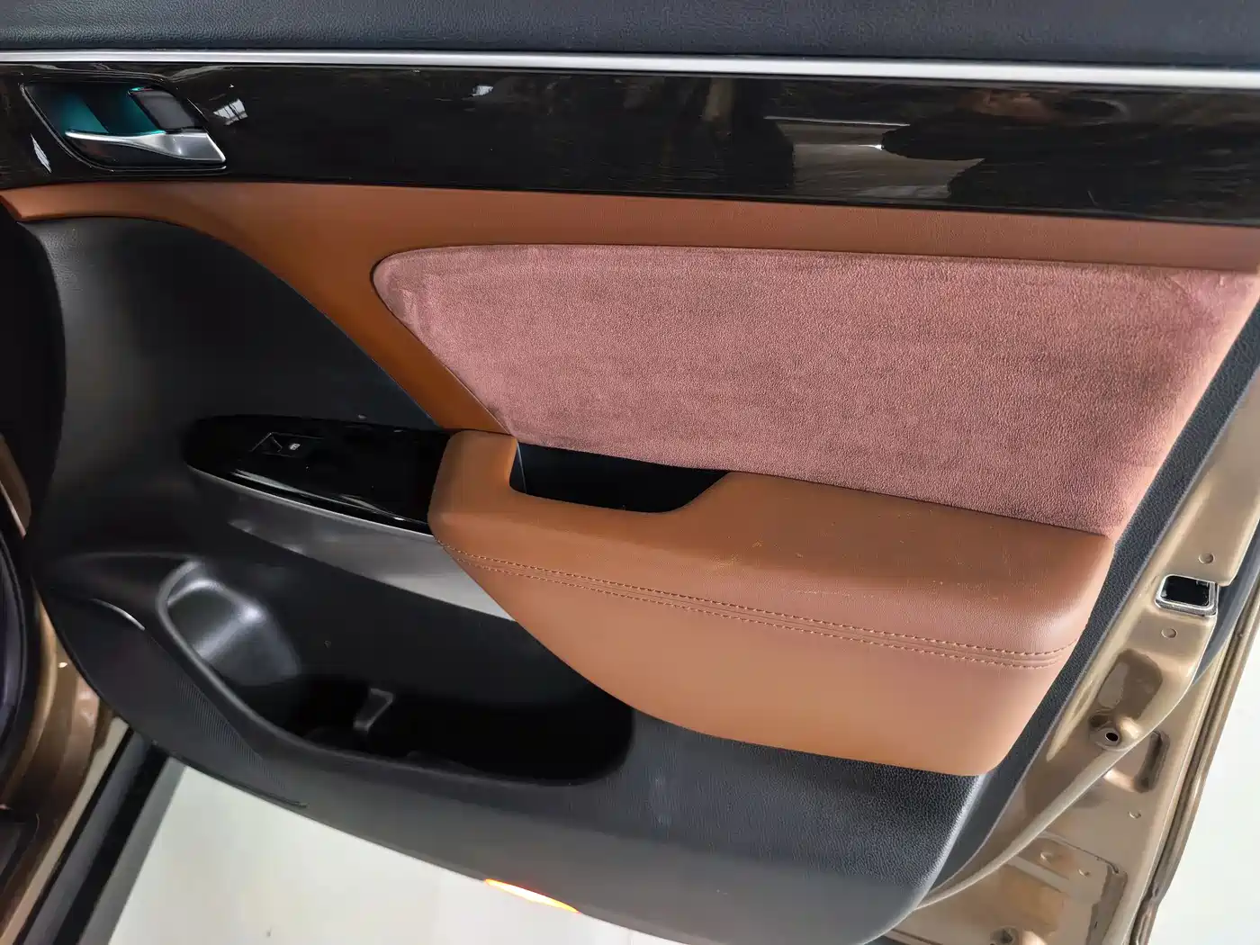 GAC Trumpchi Trumpchi GS8 2017 320T 2WD Luxury Smart Connect (7-seater) фото 20