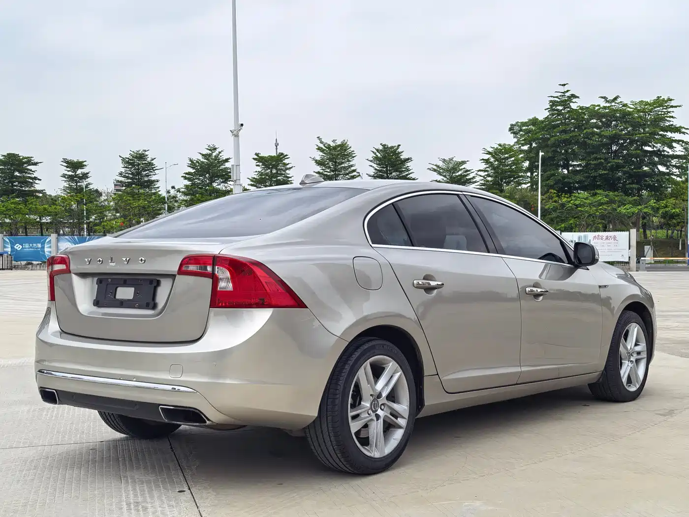 Фото 17 - Volvo S60