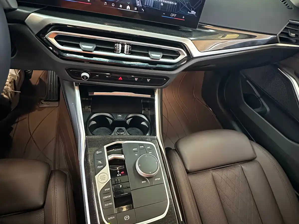 BMW 3 Series 2024 325i M Sport Package фото 12
