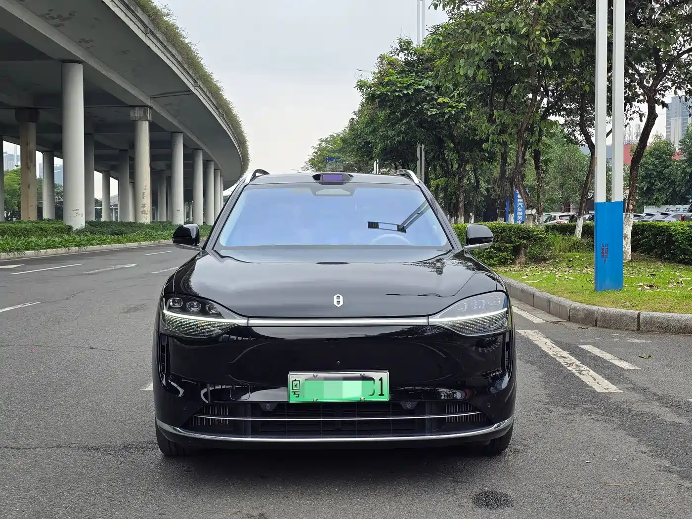 AITO Wenjie AITO M9 2024 Range Extender Max Edition 42kWh 6-seater фото 2
