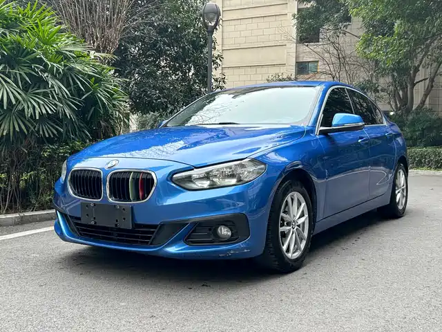 BMW 1 SERIES