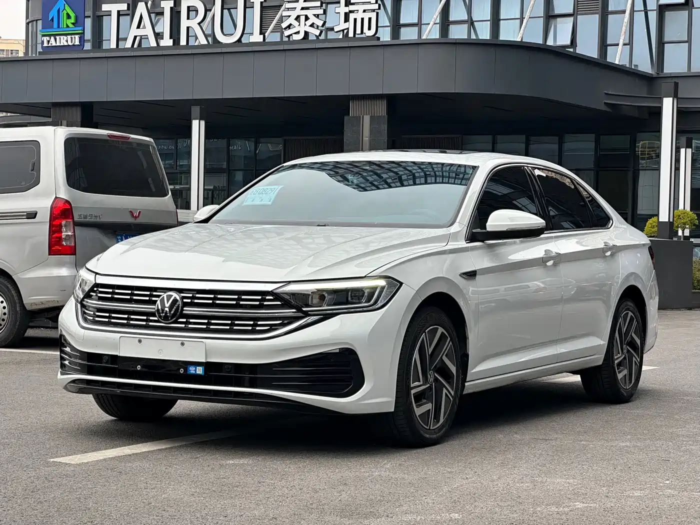 Volkswagen Sagitar 2024 300TSI DSG Surpass Edition
