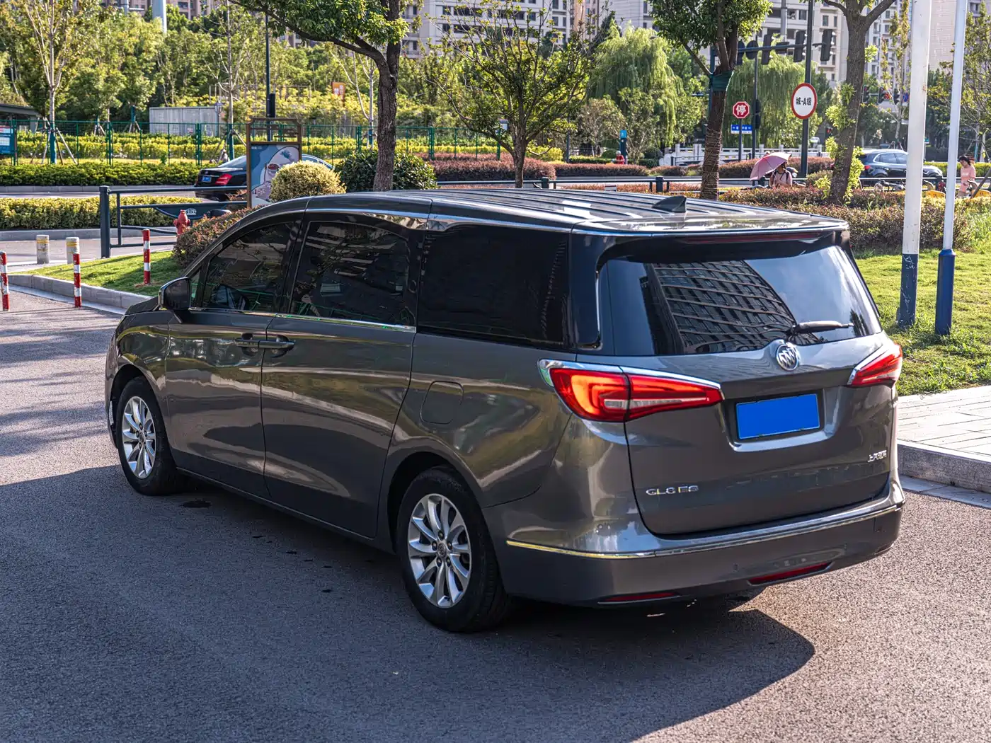 Buick GL8 2017 ES 28T Comfort Type China V фото 4