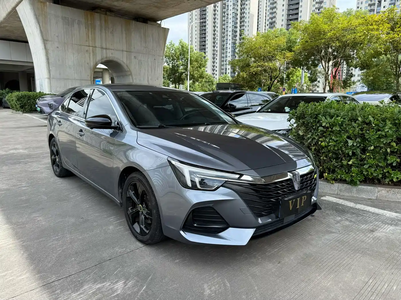 Roewe i6 MAX 2021 2020 300TGI Automatic Cool Sky Intelligent Drive Supreme Edition