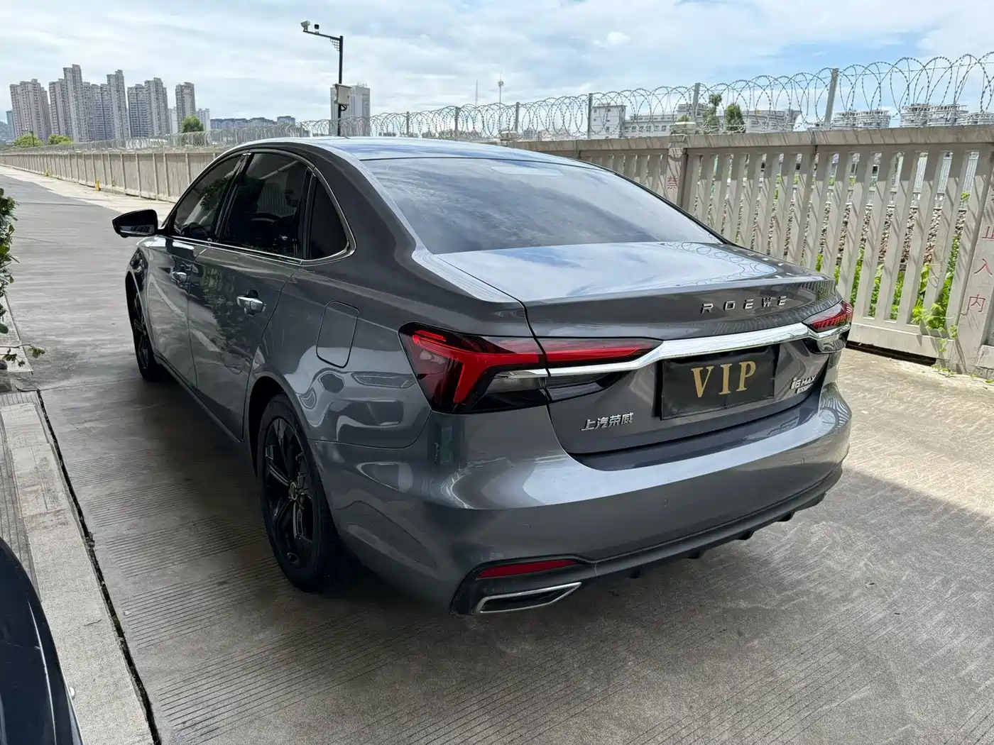 Roewe i6 MAX 2021 2020 300TGI Automatic Cool Sky Intelligent Drive Supreme Edition
