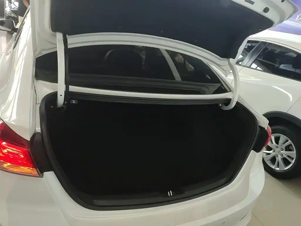 Hyundai Elantra 2019 1.4T Dual-clutch XuanDong·Vitality Type фото 19