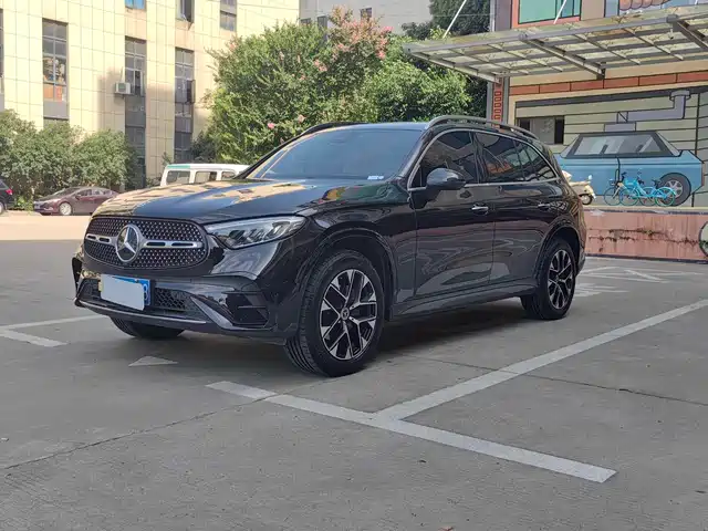 MERCEDES-BENZ GLC