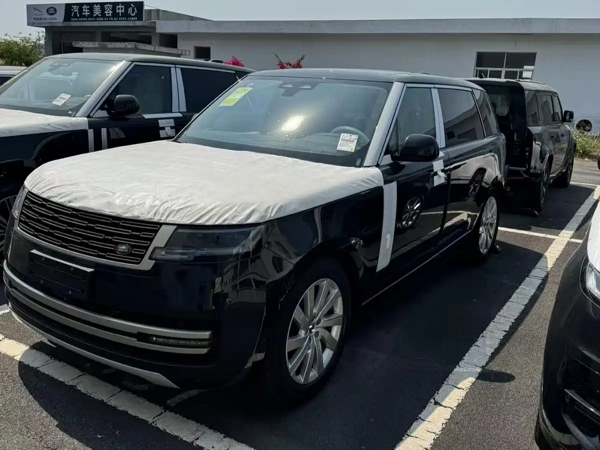 Land Rover Range Rover 2026 Model 3.0 L6 400PS SE Long Wheelbase Version