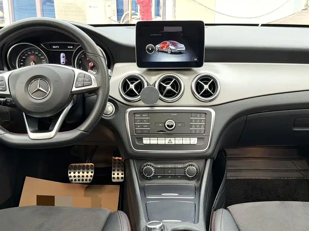 Mercedes-Benz CLA (Import) 2018 CLA 220 4MATIC фото 8