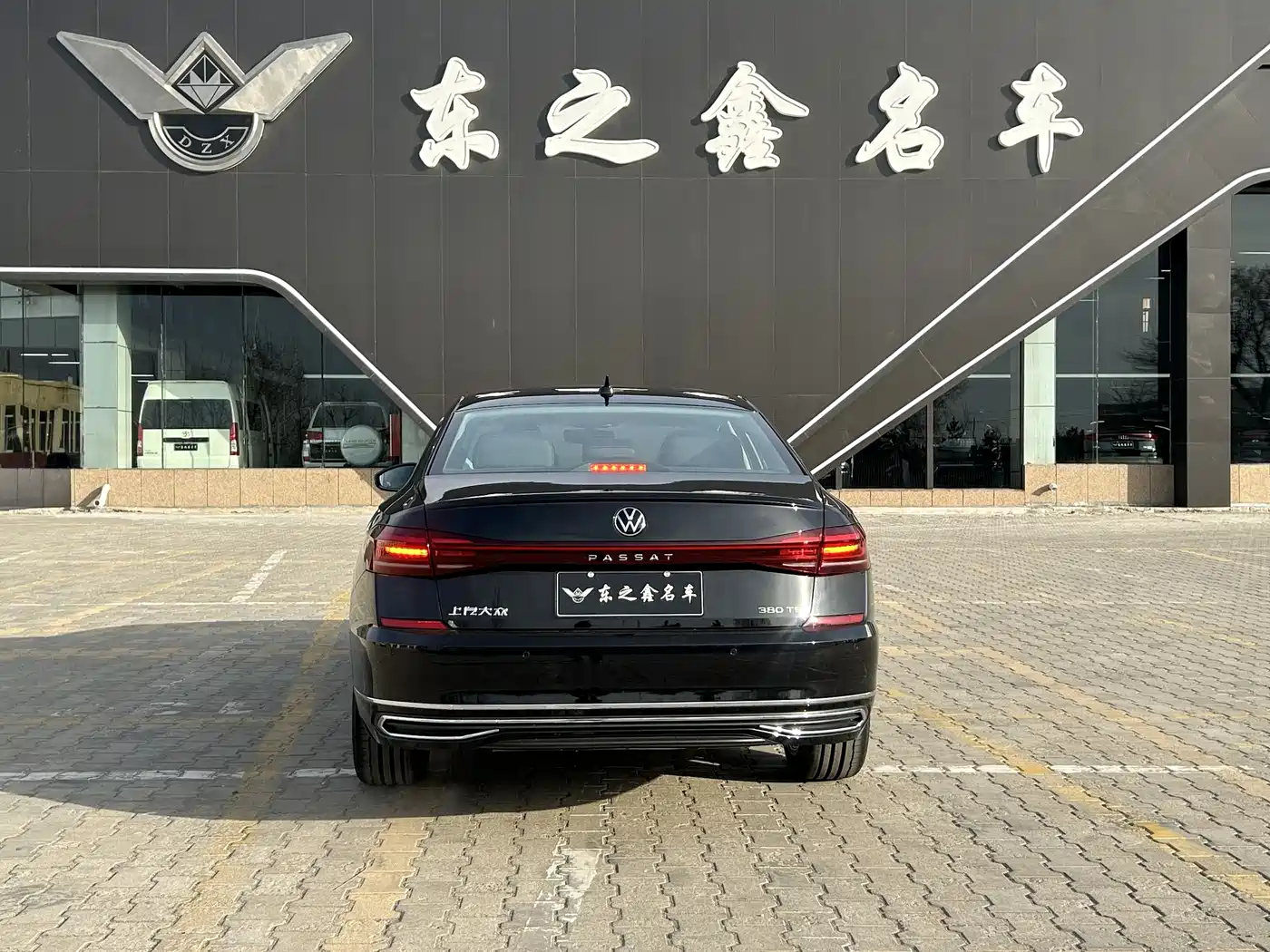 Volkswagen Passat 2026 Outstanding Edition 380TSI Starlight Dragon Soaring Version фото 8