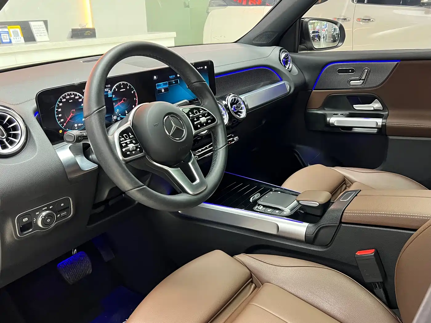MERCEDES-BENZ GLB