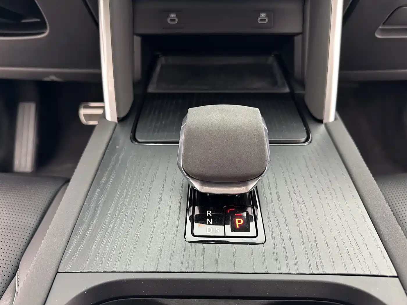 Land Rover Discovery Sport 2024 Luxury Custom Edition фото 16