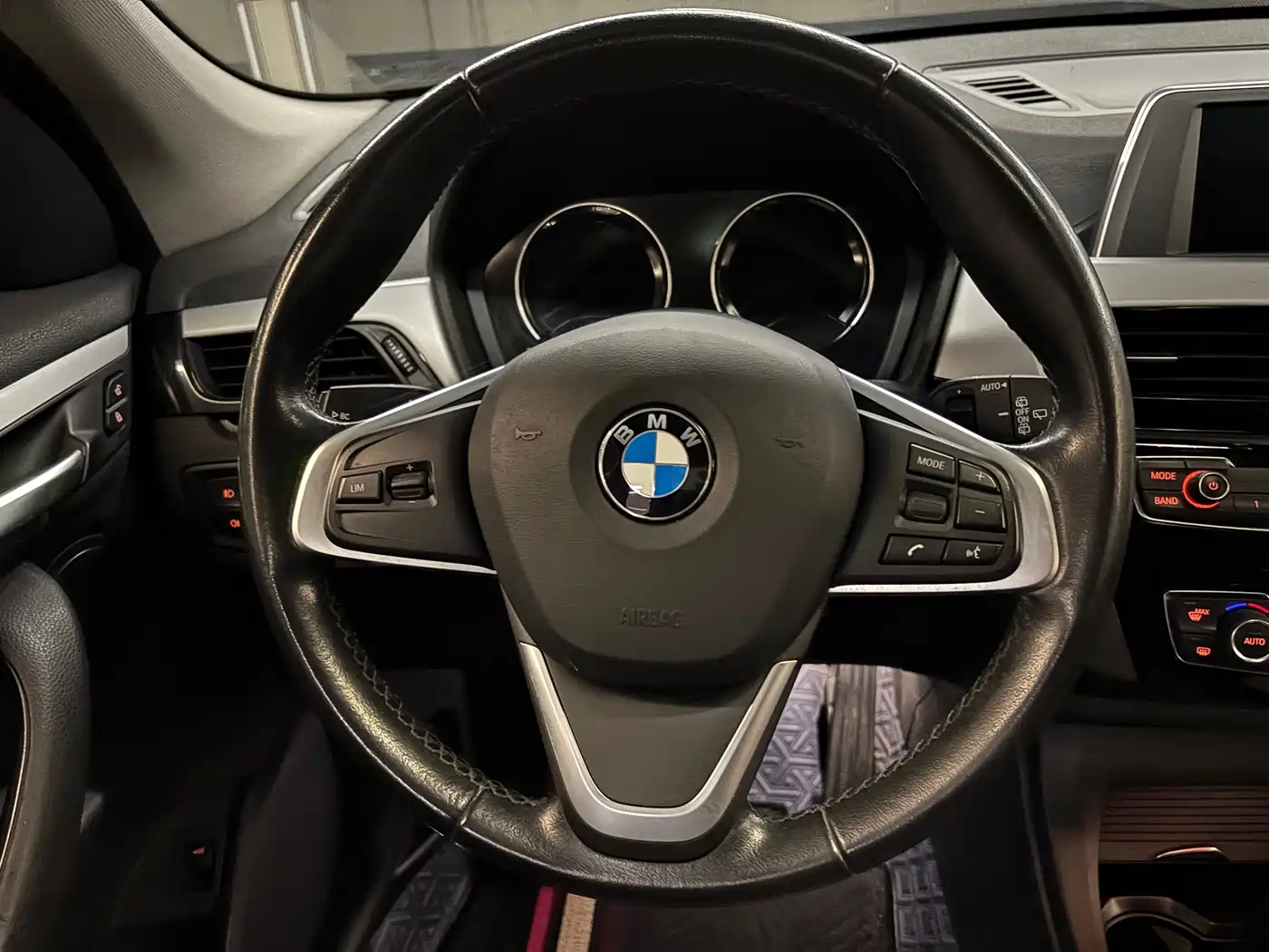 BMW X1 2019 sDrive20Li Leading Model фото 14