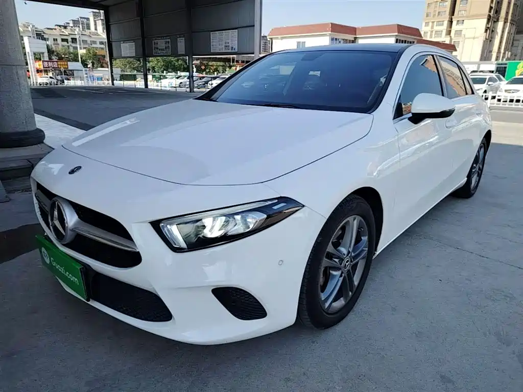 Mercedes-Benz A-Class (Import) 2019 A 200 Dynamic Version