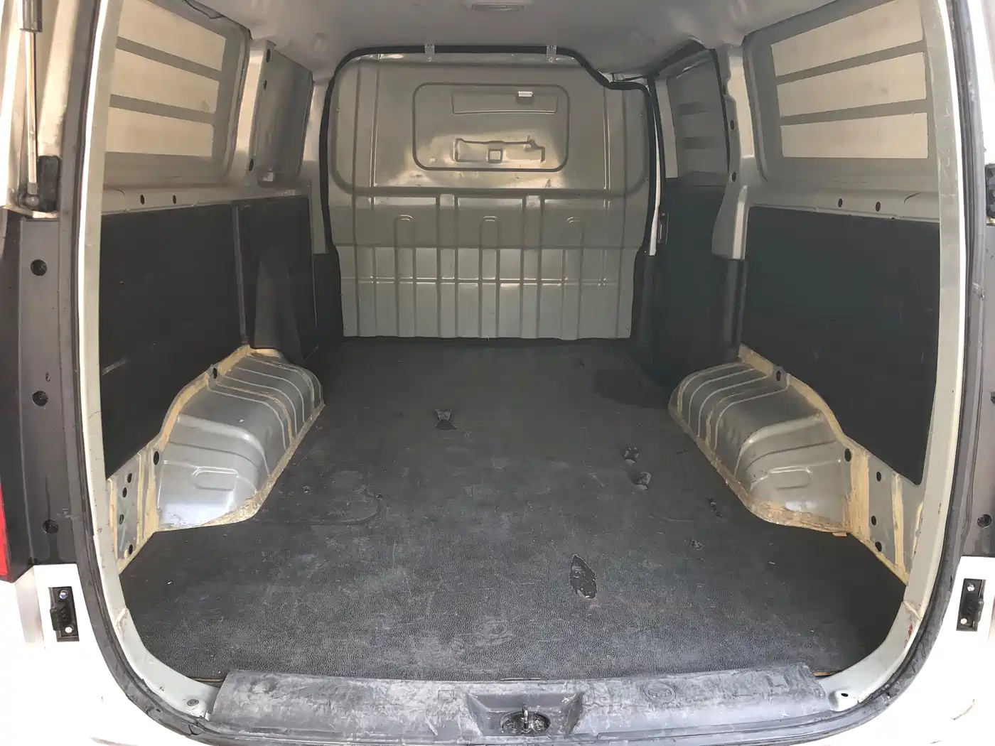 JAC Refine M3 2023 2023 PLUS 1.8L Shuttle 2-seater