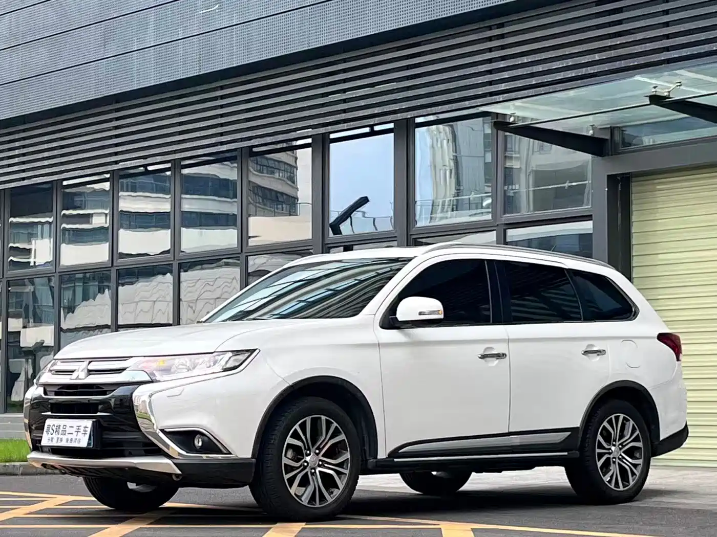Mitsubishi Outlander 2016 — пригон из Китая
