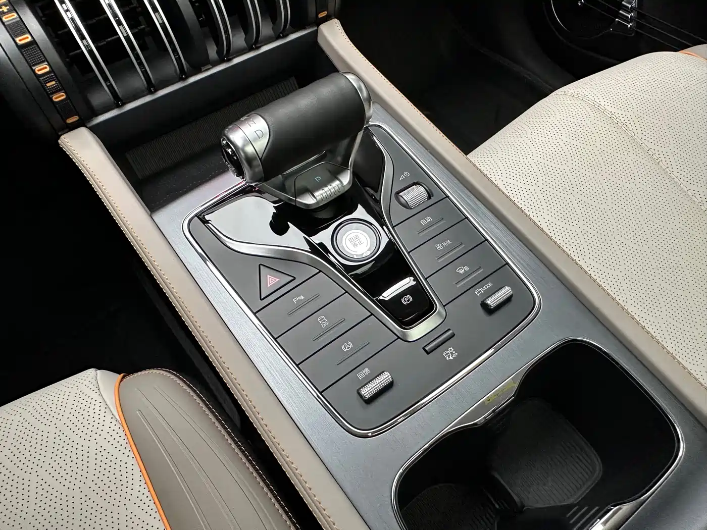 BYD Yuan PLUS 2024 Glory Edition 430KM Advanced фото 14
