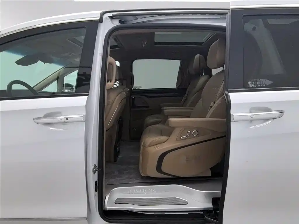Buick GL8 2021 ES Landlord 653T Smart Flagship фото 15