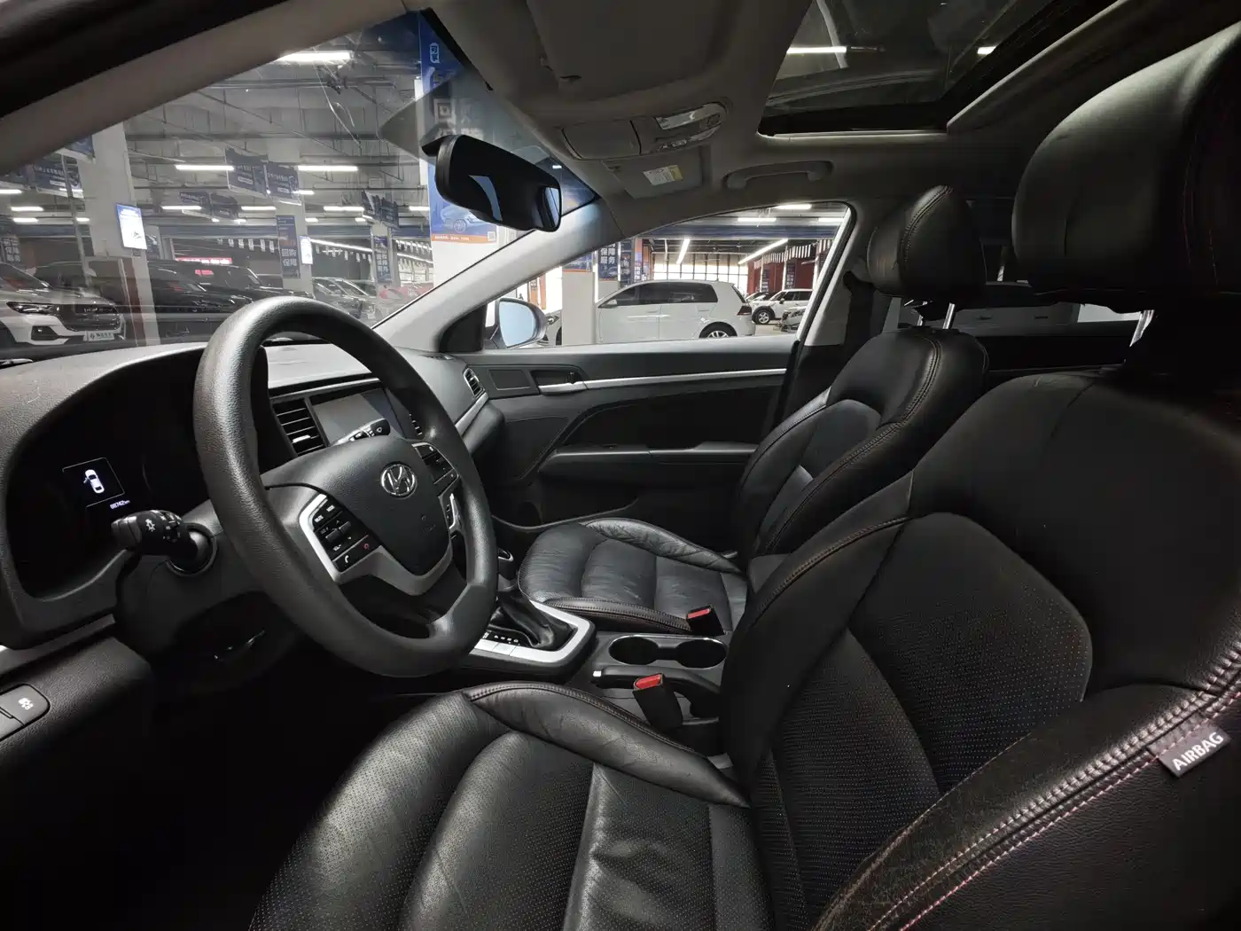 Hyundai Elantra 2016 Model 1.6L Automatic Smart Elite фото 5