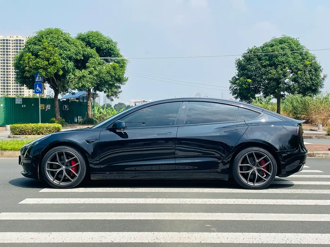Фото 8 - Tesla Model 3