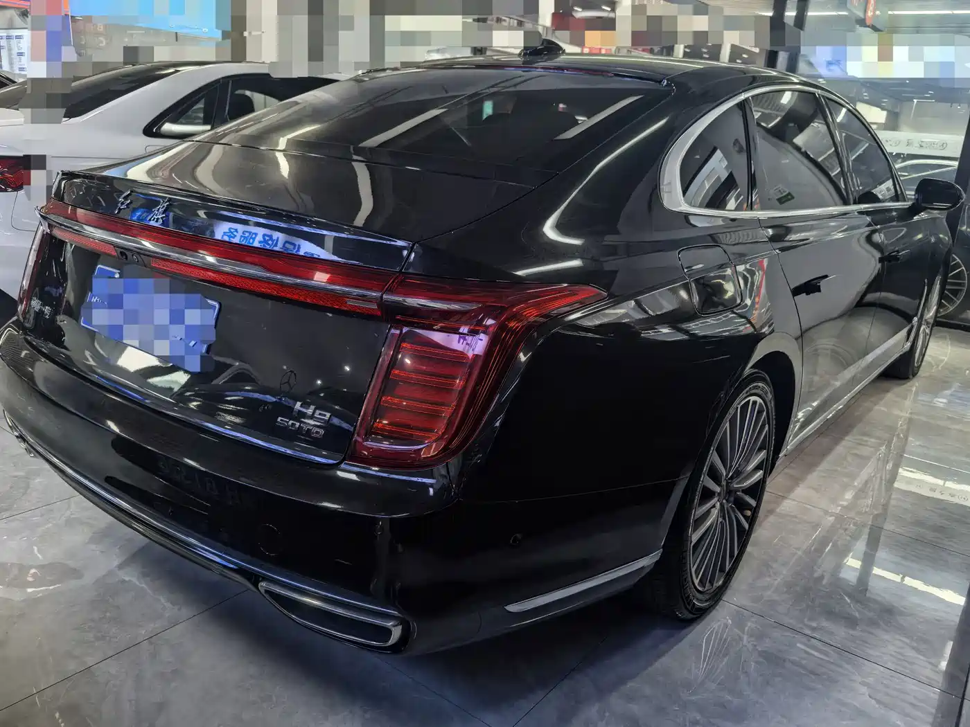 Фото 18 - Hongqi H9
