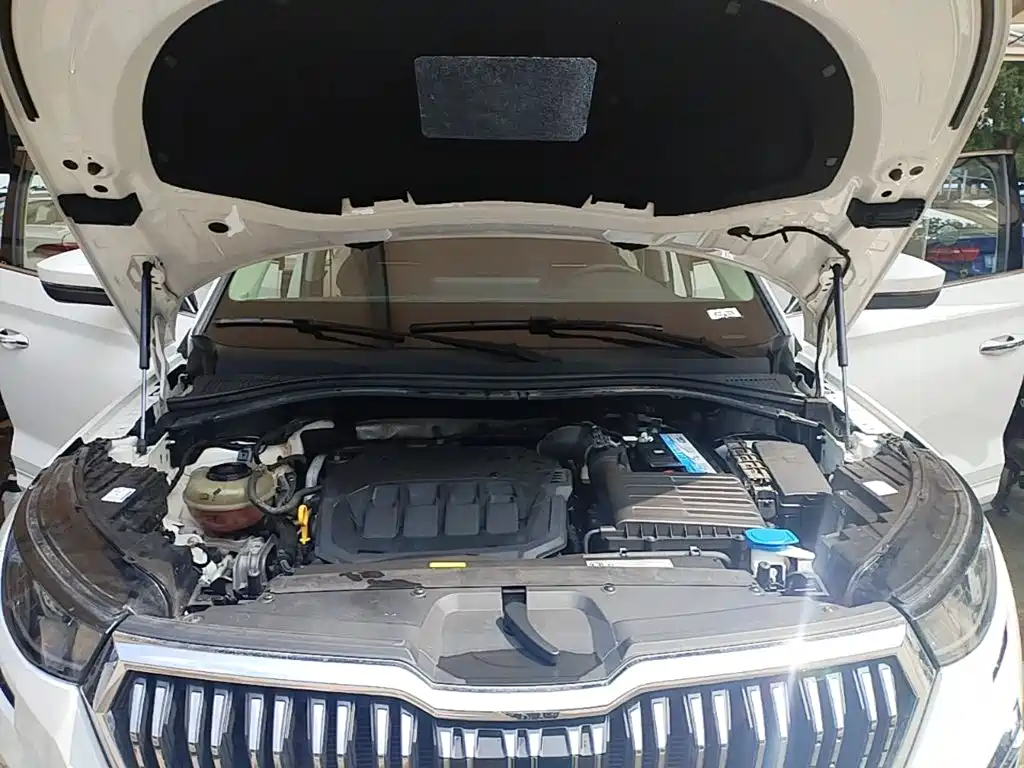 Škoda Kodiaq 2023 2022 Facelift TSI330 7-seat FWD Luxury Edition