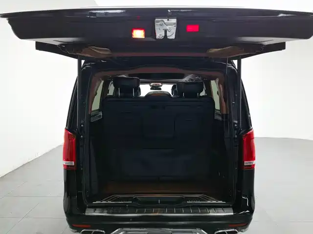 Mercedes-Benz V-Class 2020 V 260 Navigator Edition — фото 5