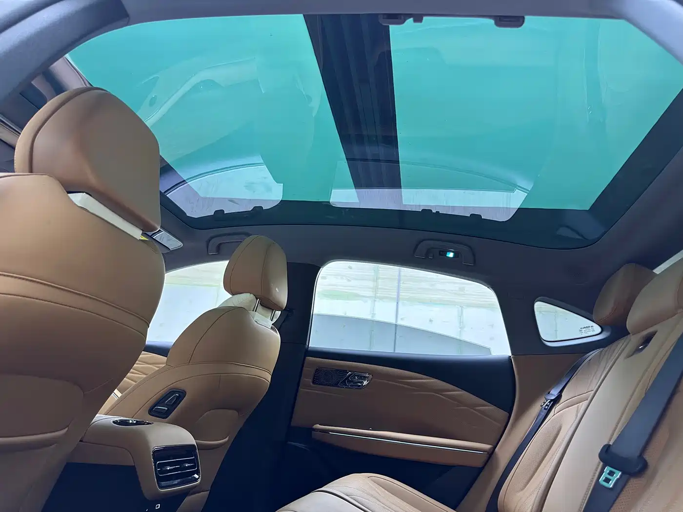 Geely Galaxy Galaxy Xingyao 8 2025 130km EM-i Premium Edition фото 16