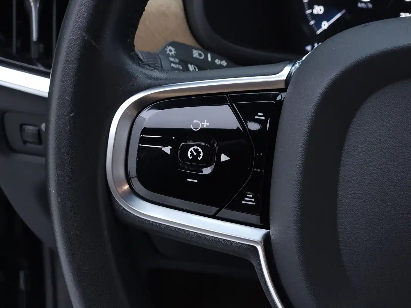 Volvo S90 Plug-in Hybrid 2021 2021 T8 E-Drive Hybrid Zhiyi Luxury Edition