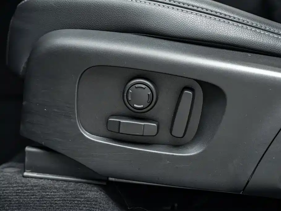 Land Rover Discovery Sport 2024 Performance Technology Edition фото 15