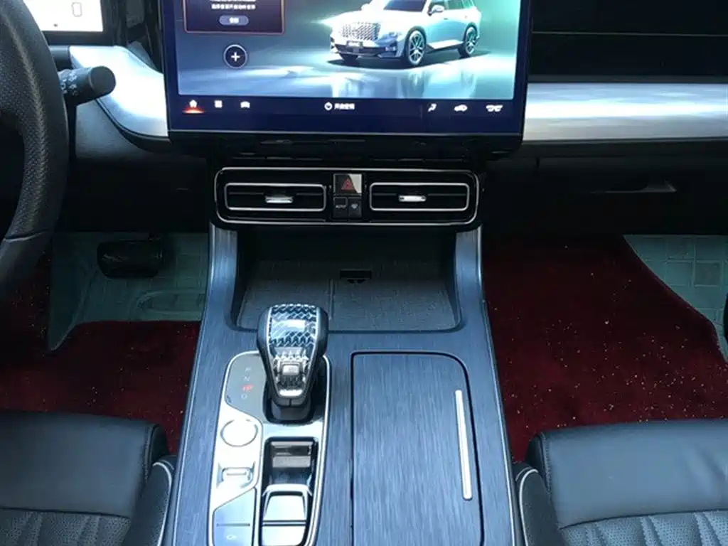 GAC Trumpchi Trumpchi GS8 2022 Pilot Series 2.0TGDI 2WD Luxury Smart Connect Edition (7-Seater) фото 11