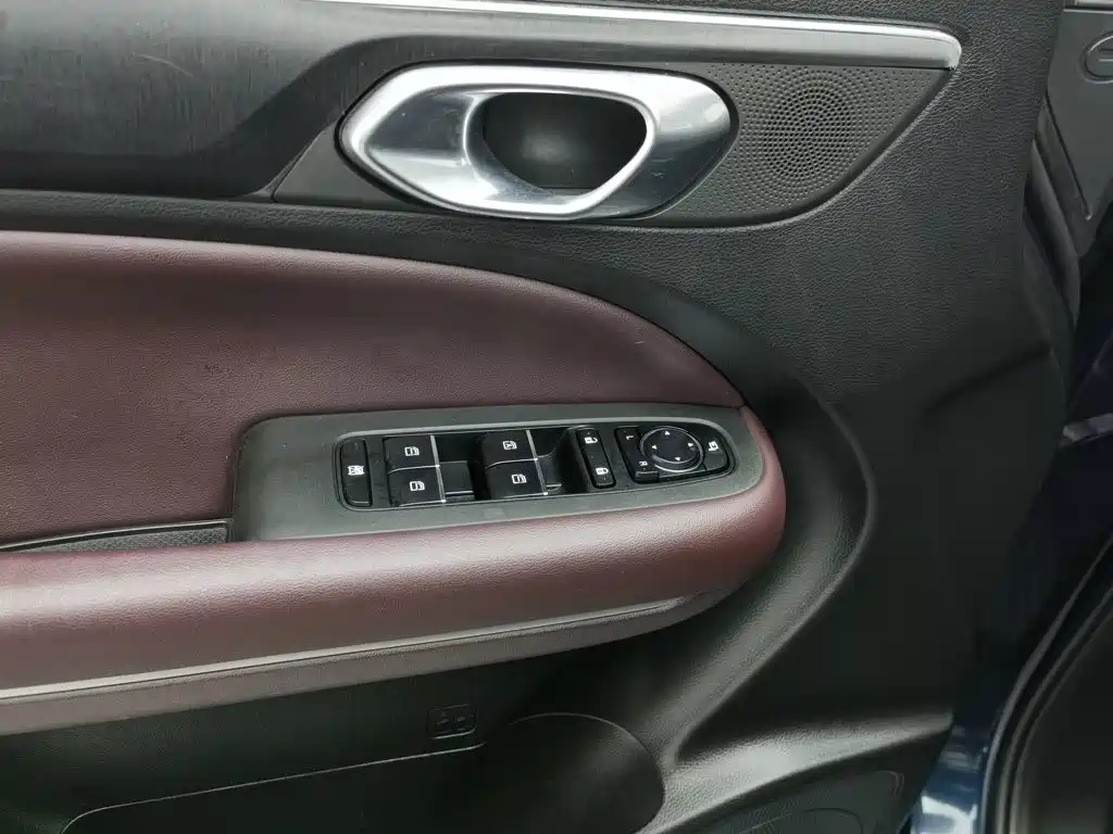 GAC Trumpchi M6, миниатюра 9