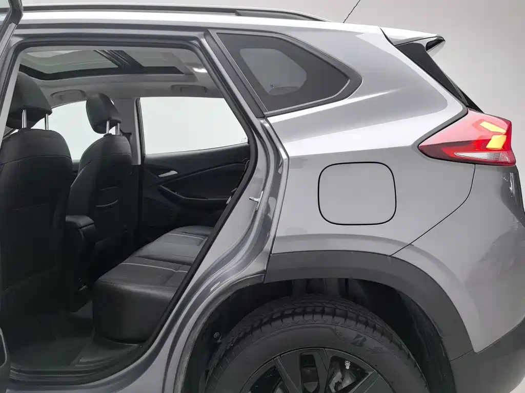 Chevrolet Trax 2021 2019 Redline 335T CVT Extreme Edition (China VI)
