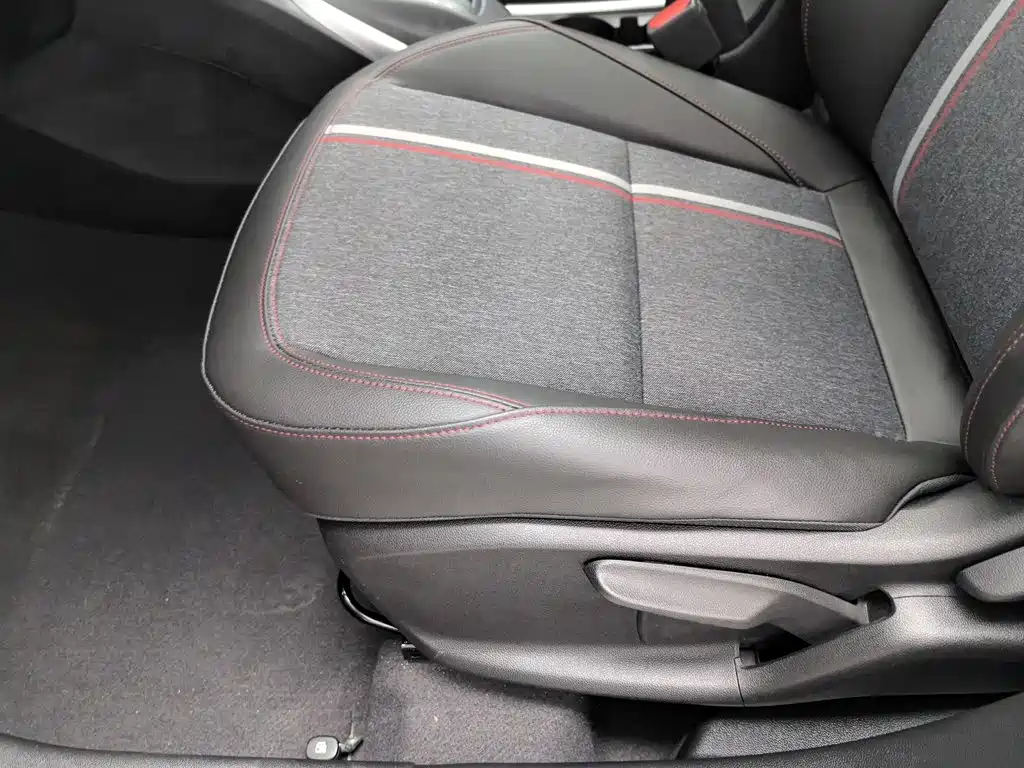Chevrolet Trax 2021 2019 Redline 335T CVT Extreme Edition (China VI)