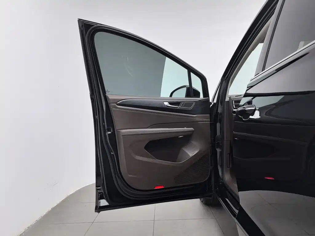 Фото 8 - Volkswagen Viloran