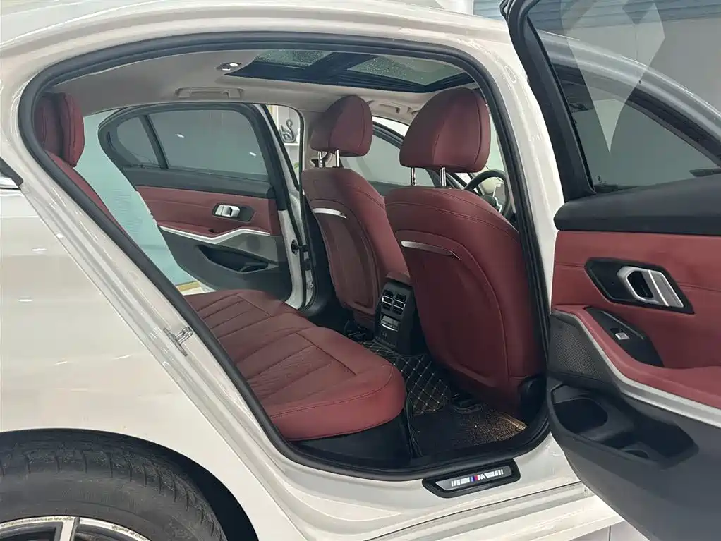 BMW 3 Series 2023 320Li M Sport Package фото 9