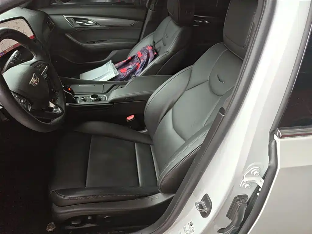 Cadillac CT5 2024 28T Luxury Model Pro фото 15