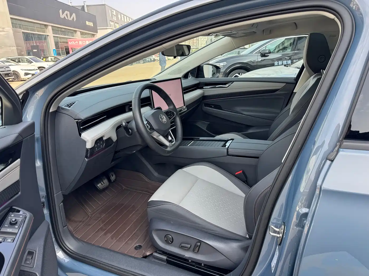 VOLKSWAGEN ID.7 VIZZION