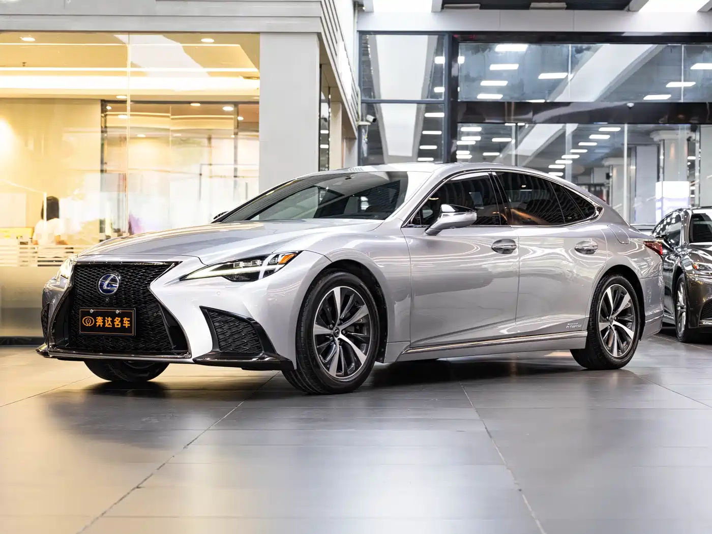 Lexus LS 2021 500h Premium Edition