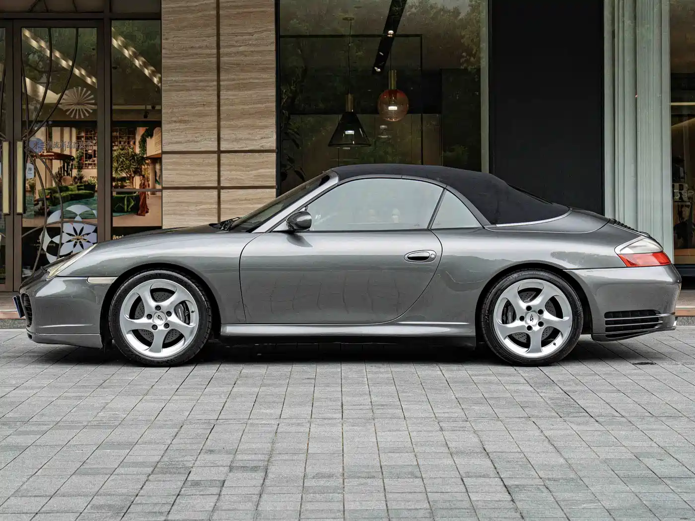 Porsche 911 2004