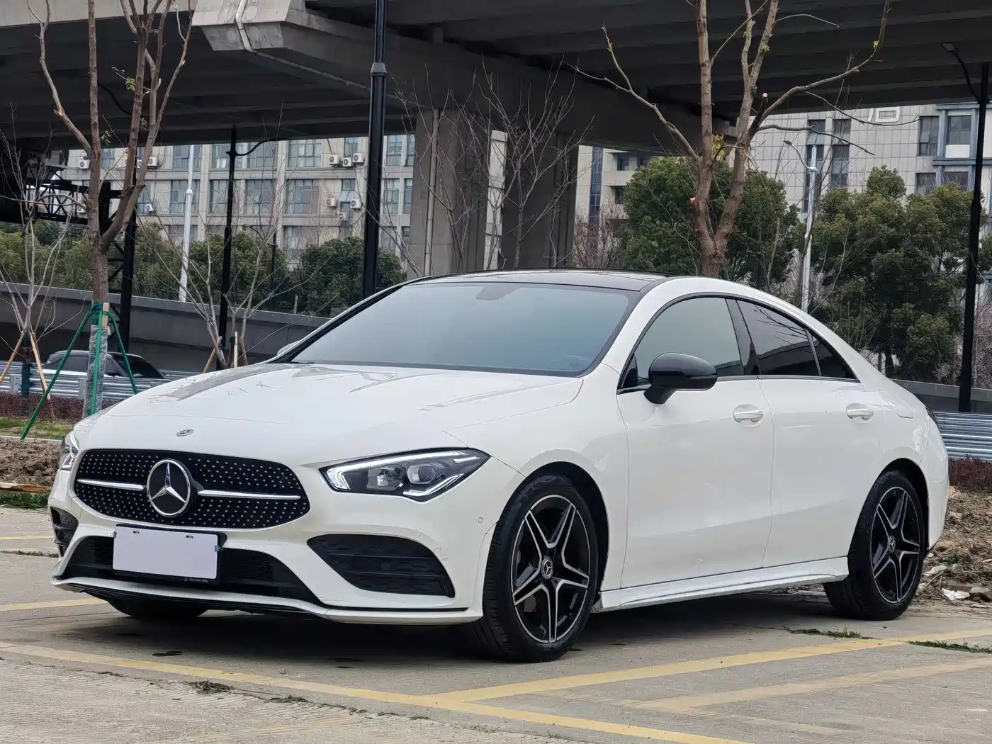 MERCEDES-BENZ CLA