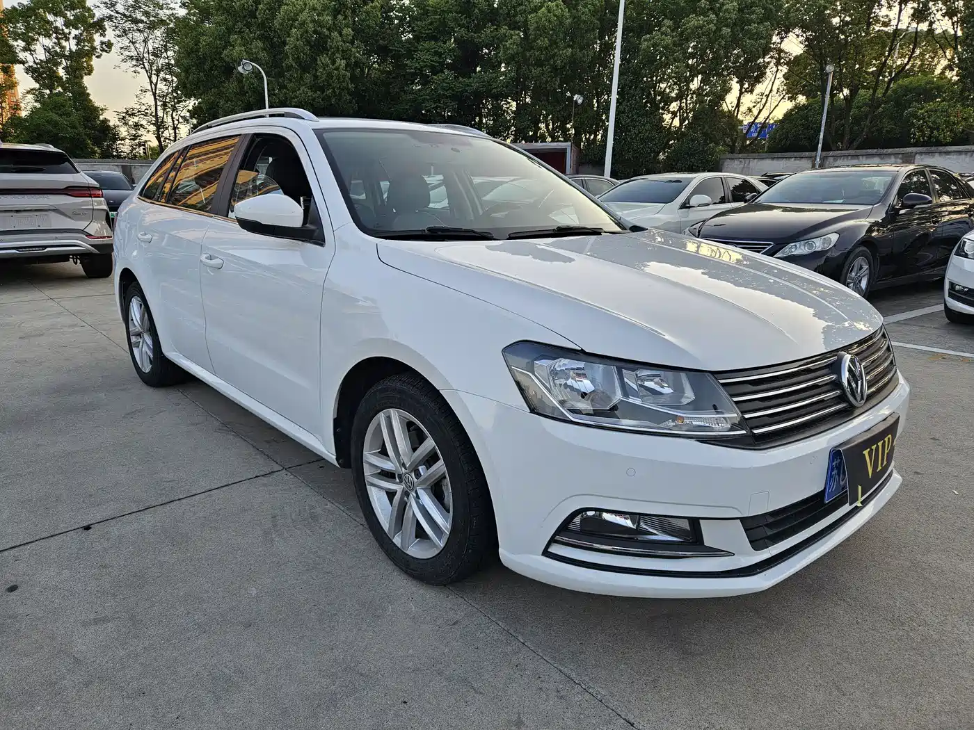 Volkswagen Lavida Tour 2017 180TSI DSG Comfort Edition фото 3