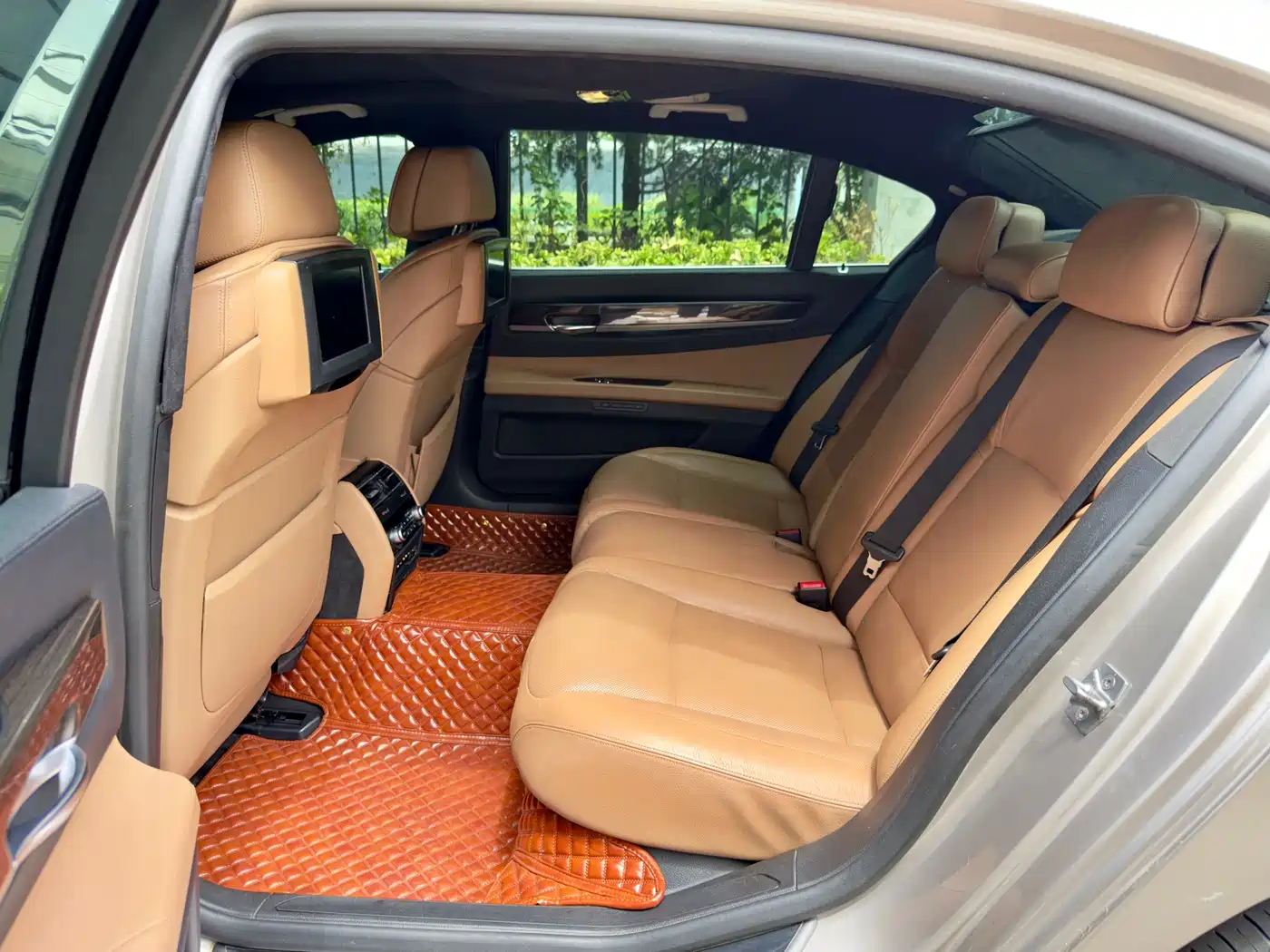 BMW 7 Series 2011 730Li Elegance фото 11