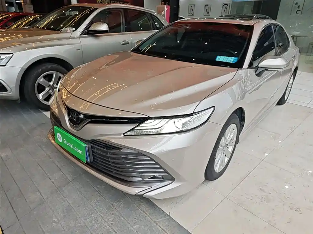 Toyota Camry 2019 Facelift 2.0G Luxury Edition фото 2
