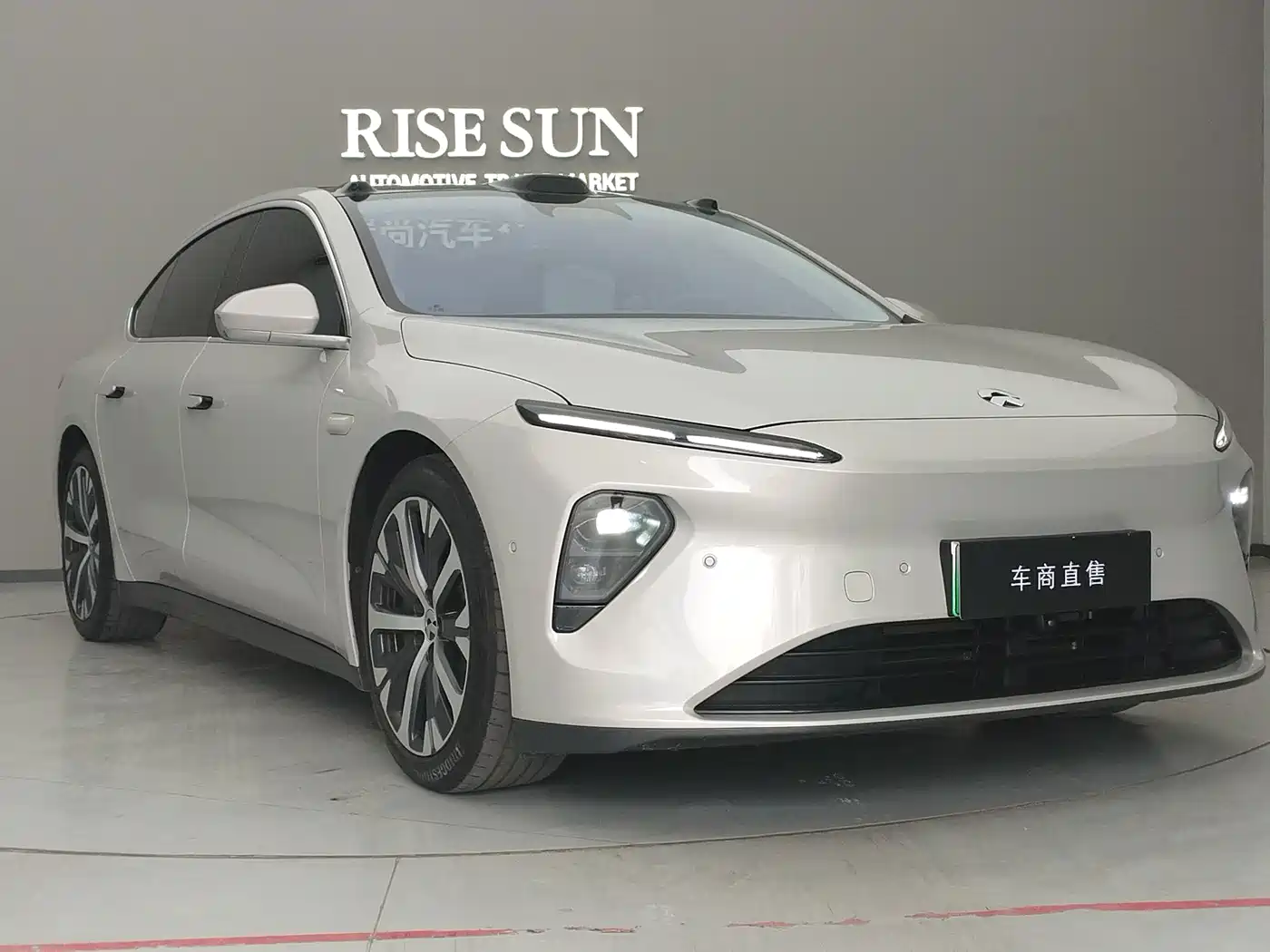 2025 NIO ET7