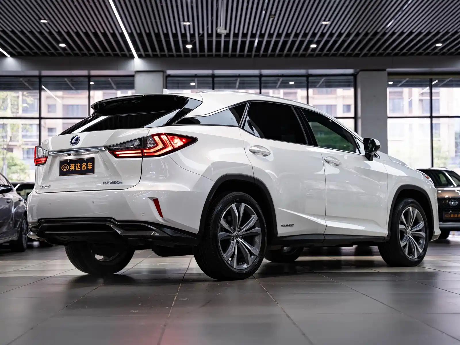 Фото 3 - Lexus RX