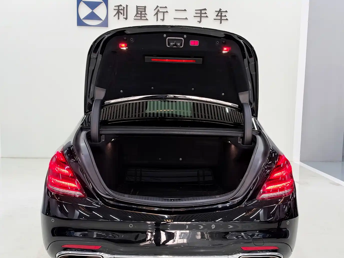 Фото 3 - Mercedes-Benz S-Class