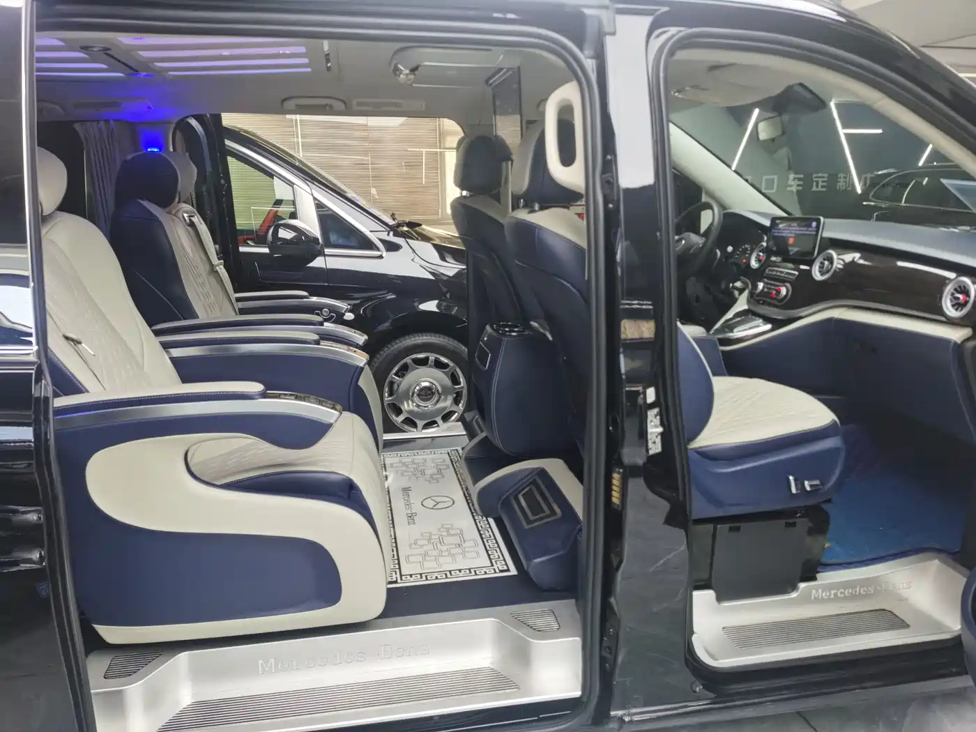 Mercedes-Benz Vito 2021 2.0T Business Edition 7-seater фото 6
