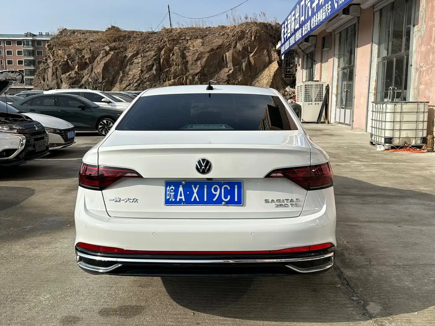 Volkswagen Sagitar 2023 Model Year 280TSI DSG Surpass Edition фото 5