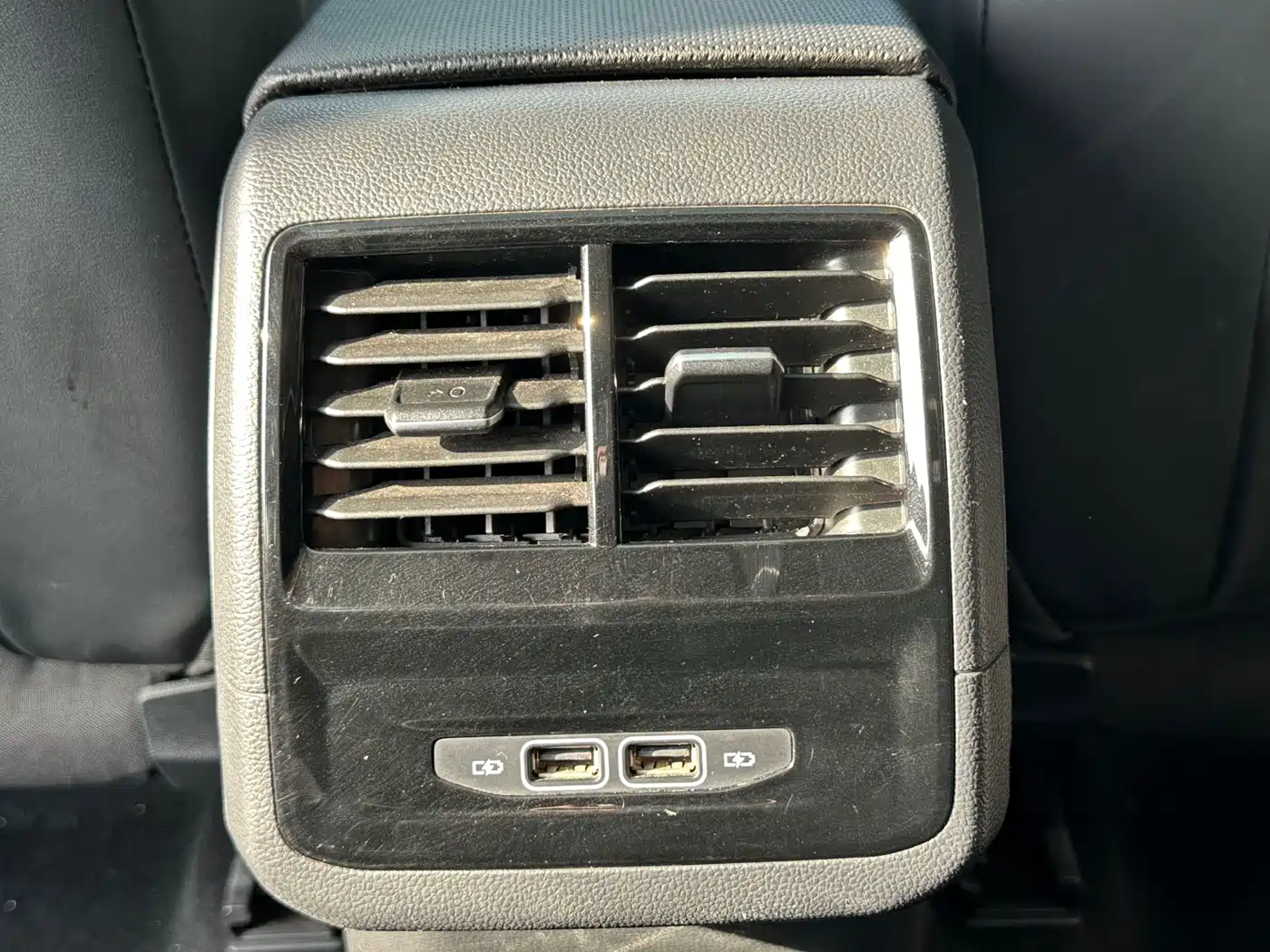 Volkswagen Sagitar 2023 Model Year 280TSI DSG Surpass Edition фото 15